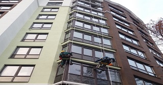 Установка крыши на балкон Партизанск цена от 1016 руб. м/2.